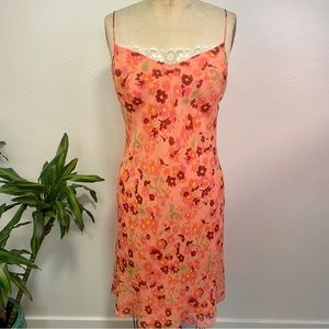 🌸 Floral Print Midi dress with Lace Detail from Loft in Size 10🌸